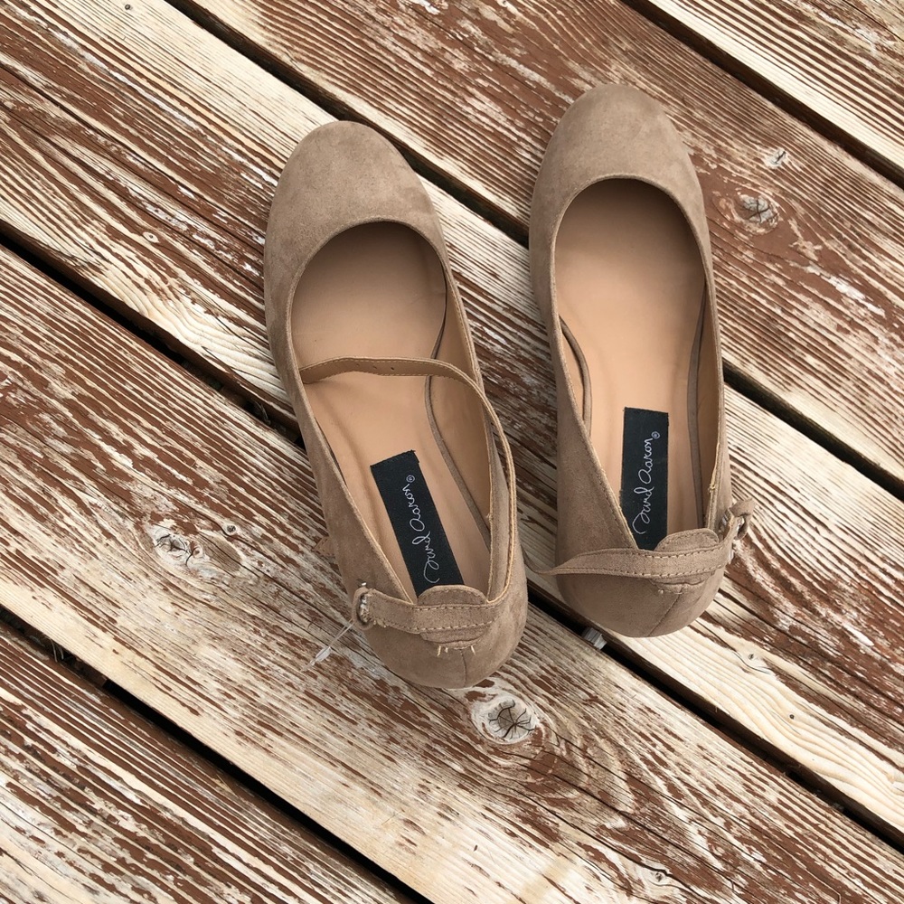 Shoes with small heel and strap